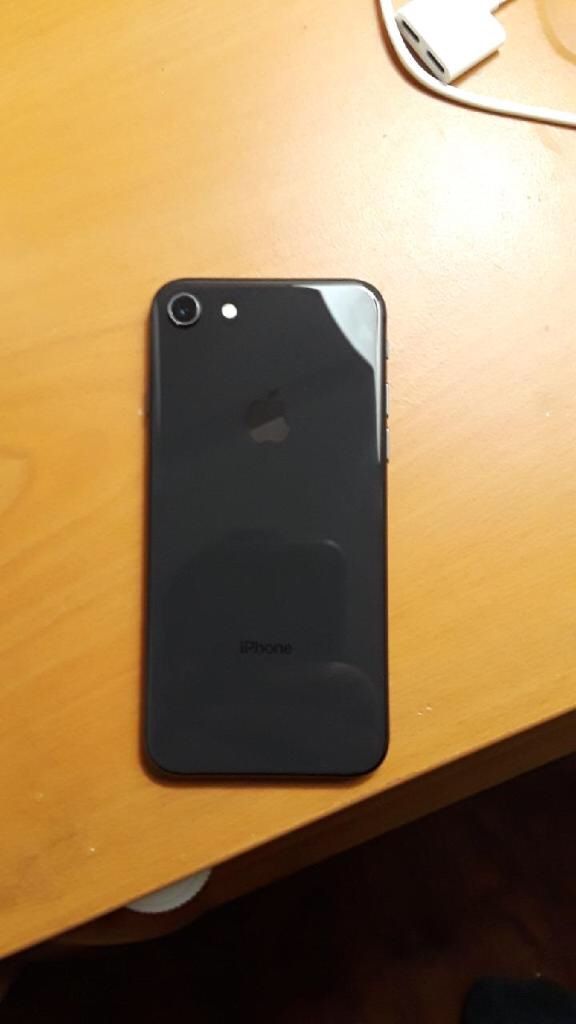 iPhone 8 64G *Unlocked For any Carrier*