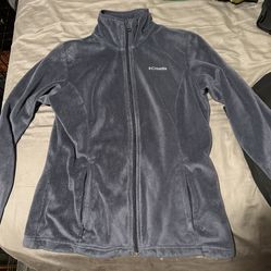 Women’s Medium Columbia Sweater