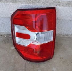 2022 -2024 FORD MAVERICK LEFT TAILAMP
TAIL LAMP LIGHT DRIVER SIDE GENUINE
USED OEM. H3