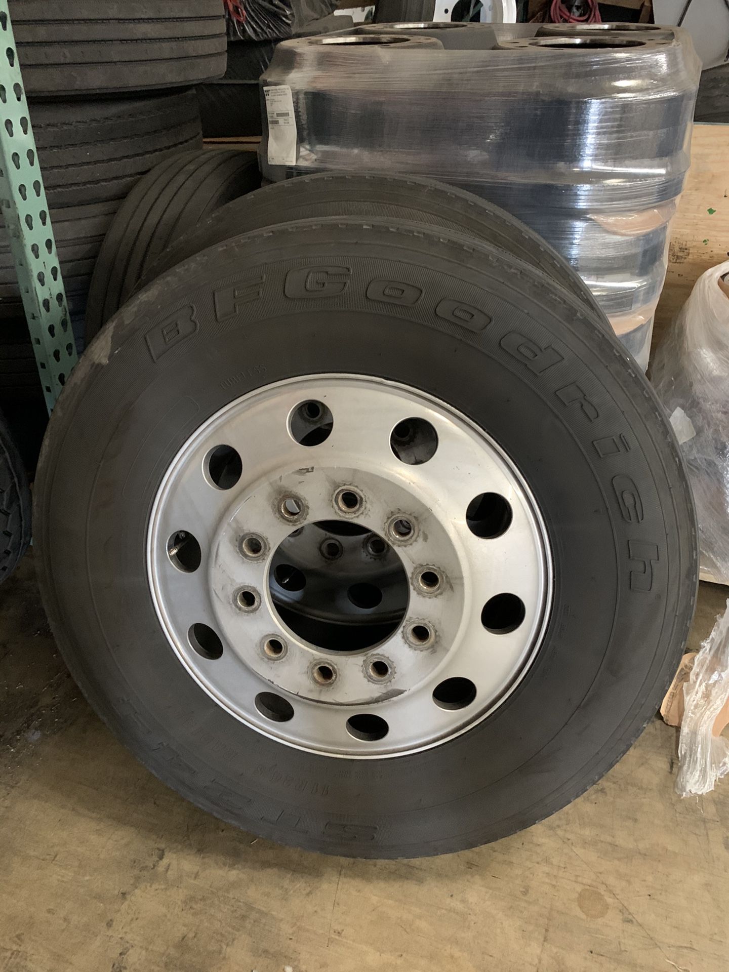 Truck aluminum rims 24,5