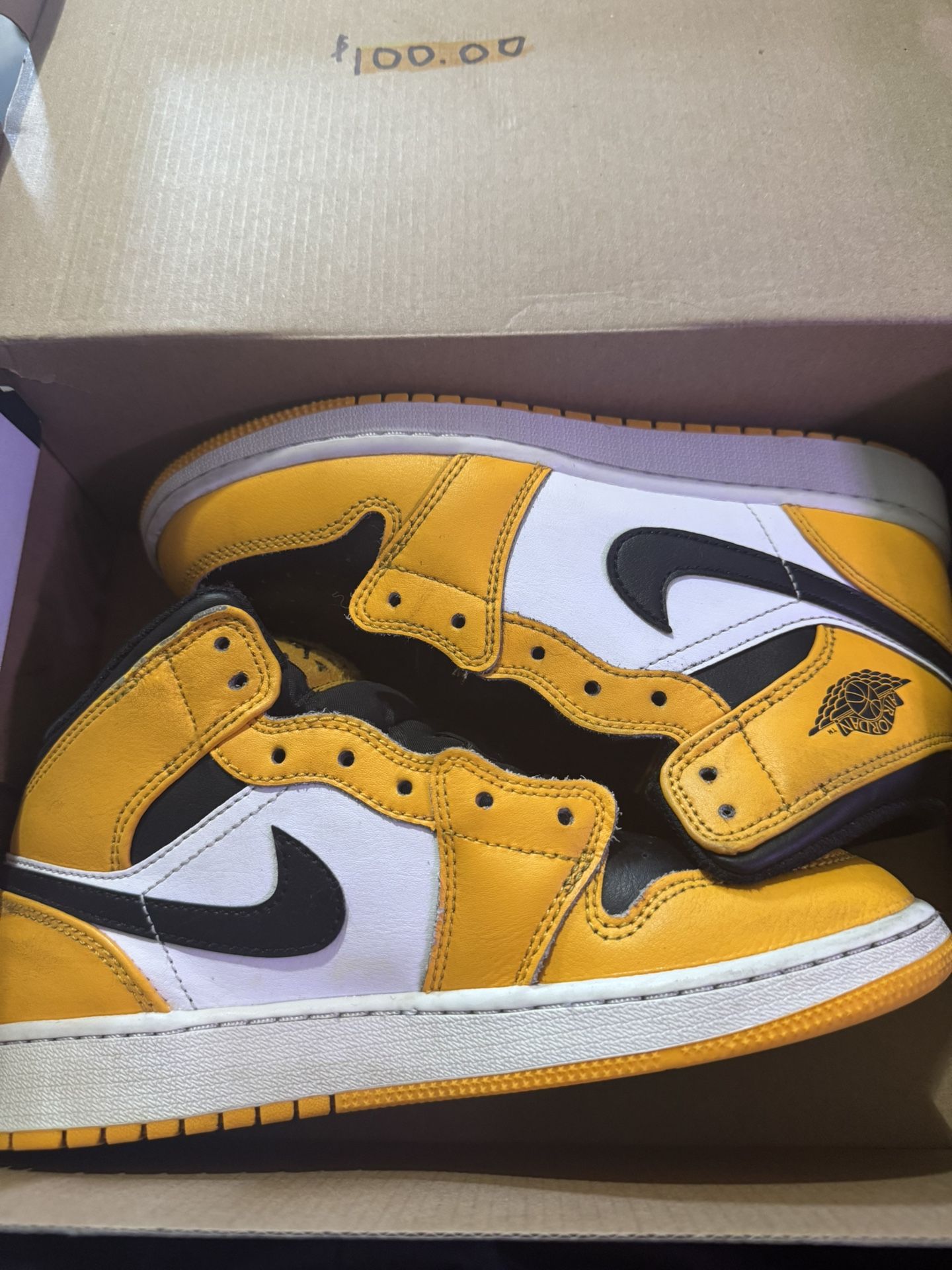 Air Jordan Taxi Mid