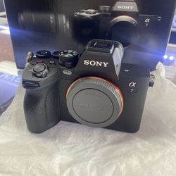Sony Alpha 7 With Accessories 