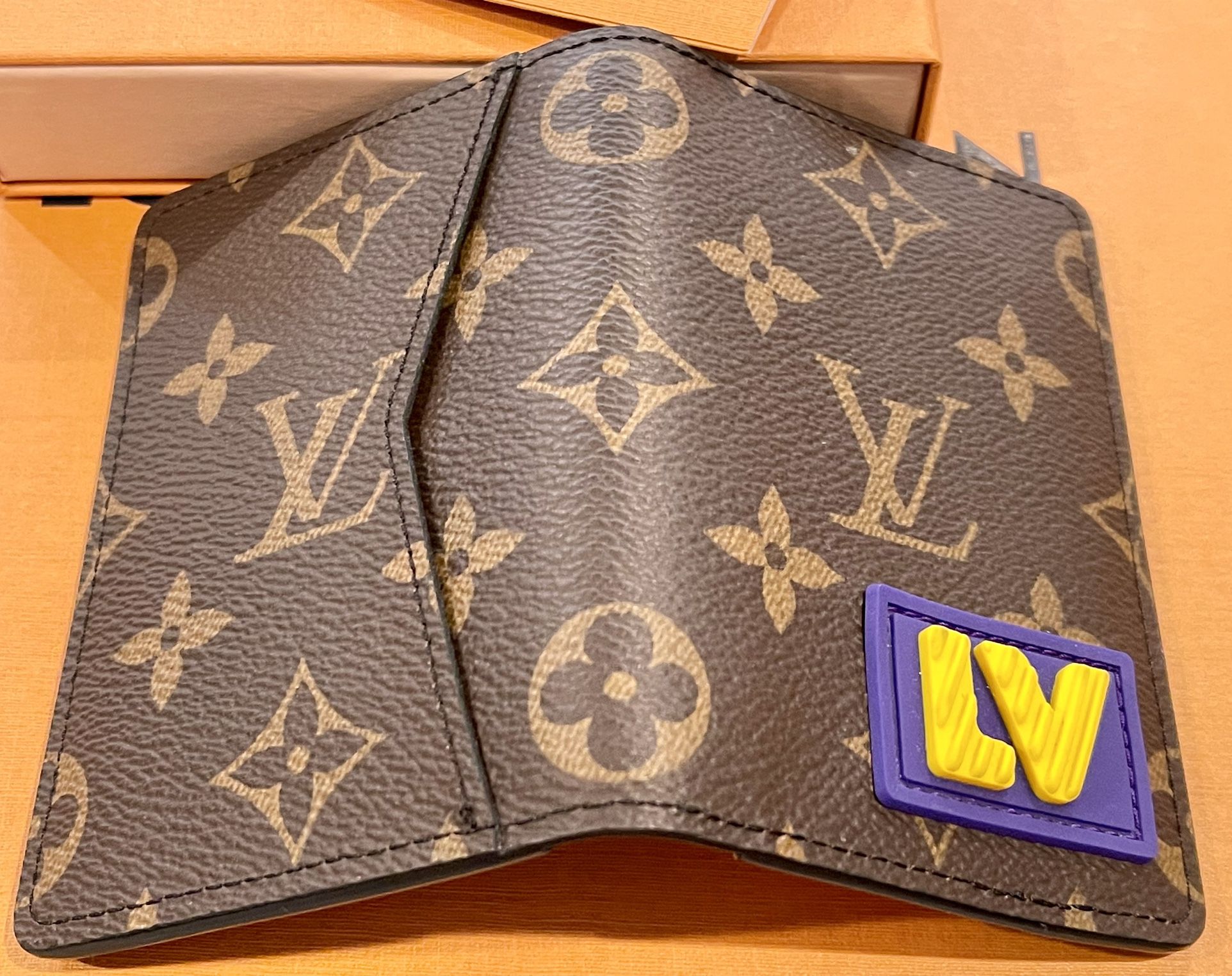 my gf got me this limited edition pocket organizer for our anniversary  while she was in NY! this color combo is a vibe🫡 : r/Louisvuitton