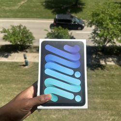 iPad Mini 6th Gen WiFi 64 GB - Silver *NEW & SEALED*