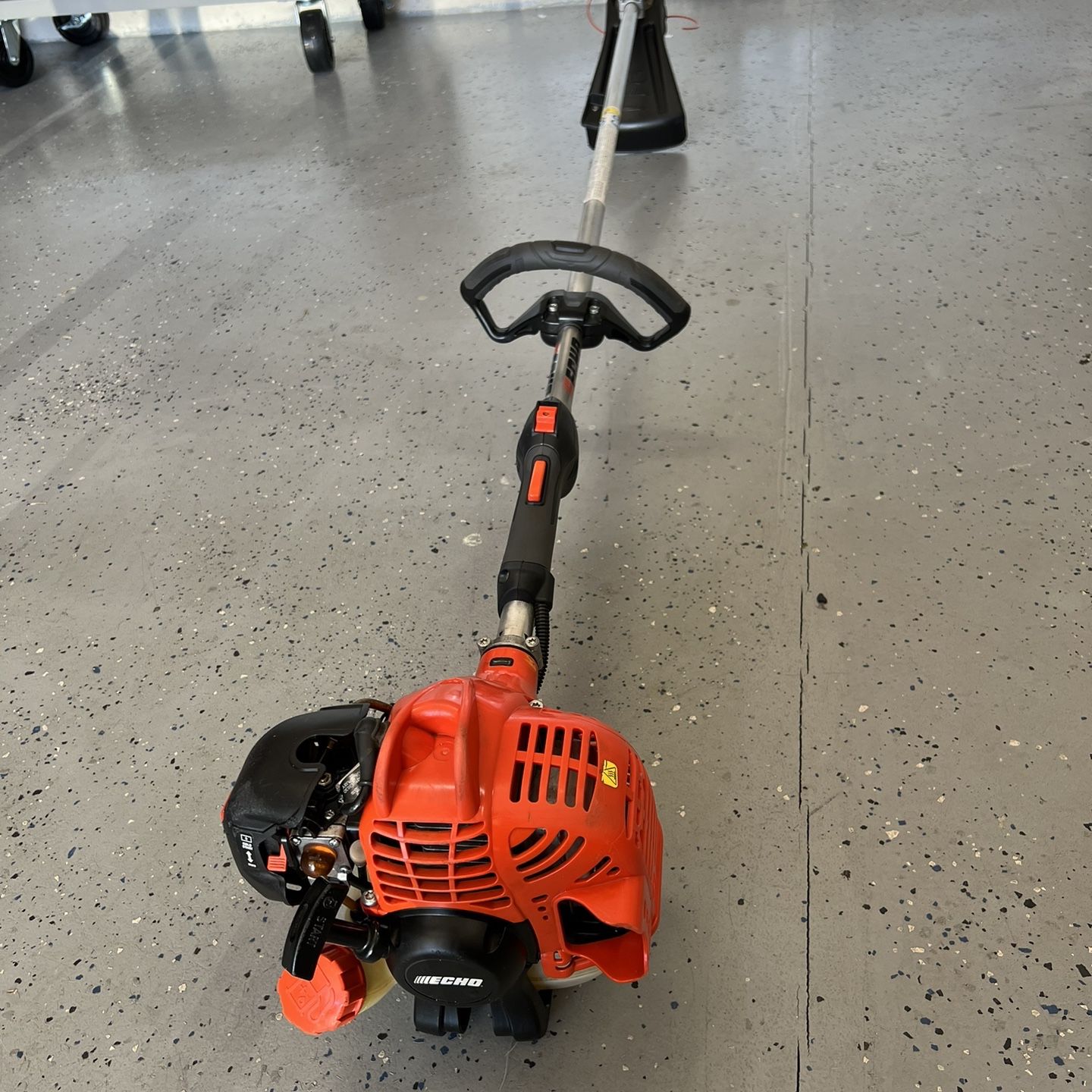 ECHO 17” STRAIGHT SHAFT STRING TRIMMER.MODEL,SRM-225. for Sale in