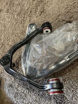 Upper Control Arms/00-06 Chevy Tahoe Silverado