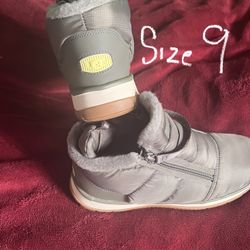 UGG Lakesider Zipped Puff Women’s  Grn/Gry Size 9