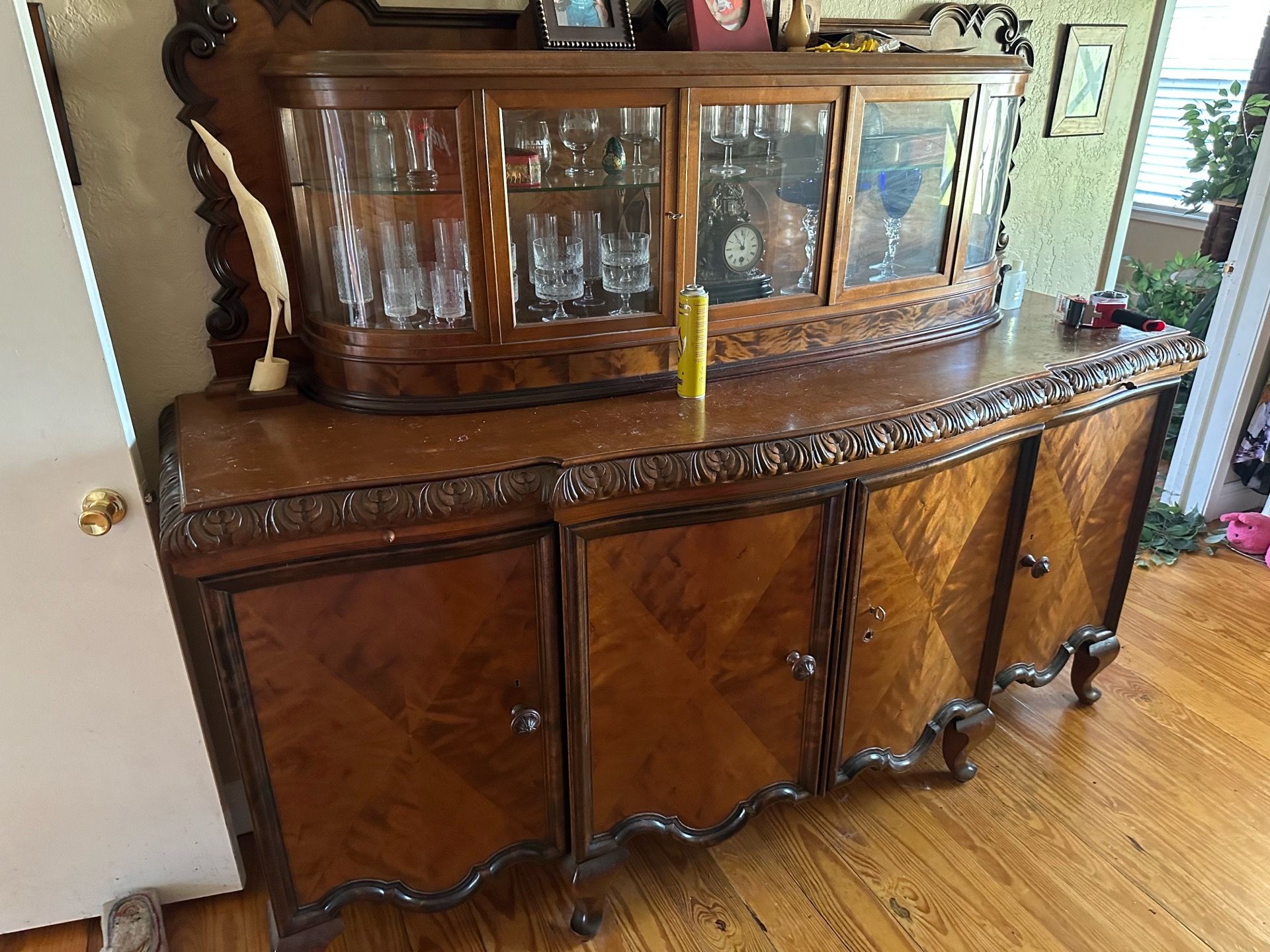 Beautiful Antique Sideboard/China cabinet