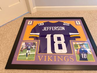 Justin Jefferson Signed Framed Display (Beckett)