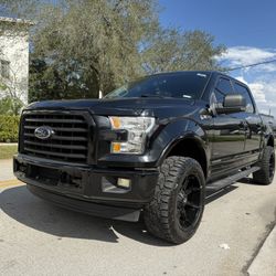2017 Ford F150 XLT Perfect Conditions 