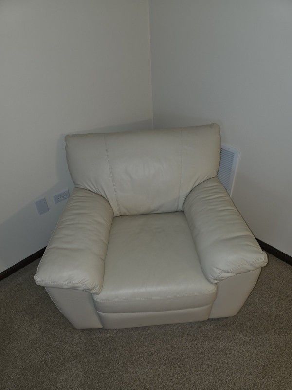 Vreta Armchair