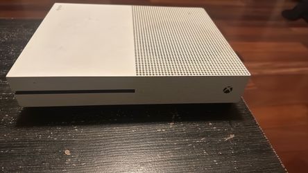 3rd Xbox/color white