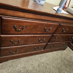 Dresser And Night Stands 