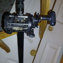 Shimano TR 20G BALL BEARING DRAG REEL W/  SHAKESPHERE UGLY STICK Gx2 ROD