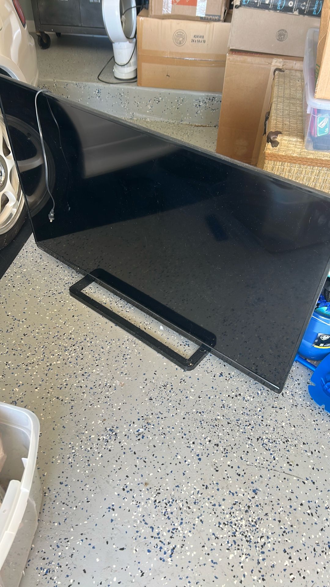 Broken 50” Toshiba Tv 50 Inch