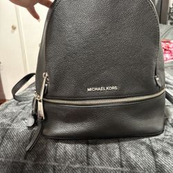 Michael Kors Small/medium Black Bag pack 
