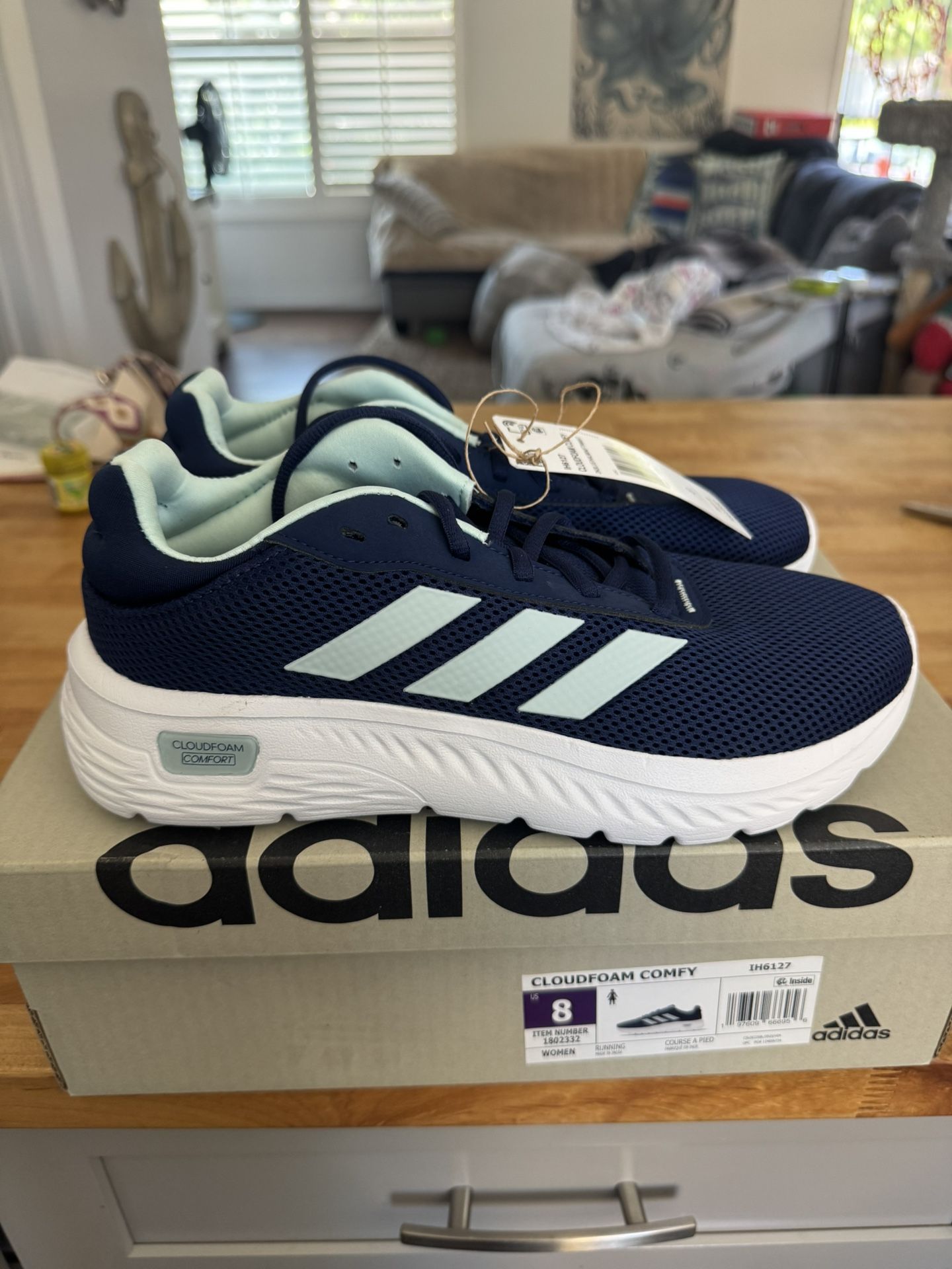 Adidas Women’s Size 8