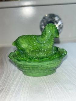 Rare Boyd Emerald Slag Lamb On Nest Salt Cellar
