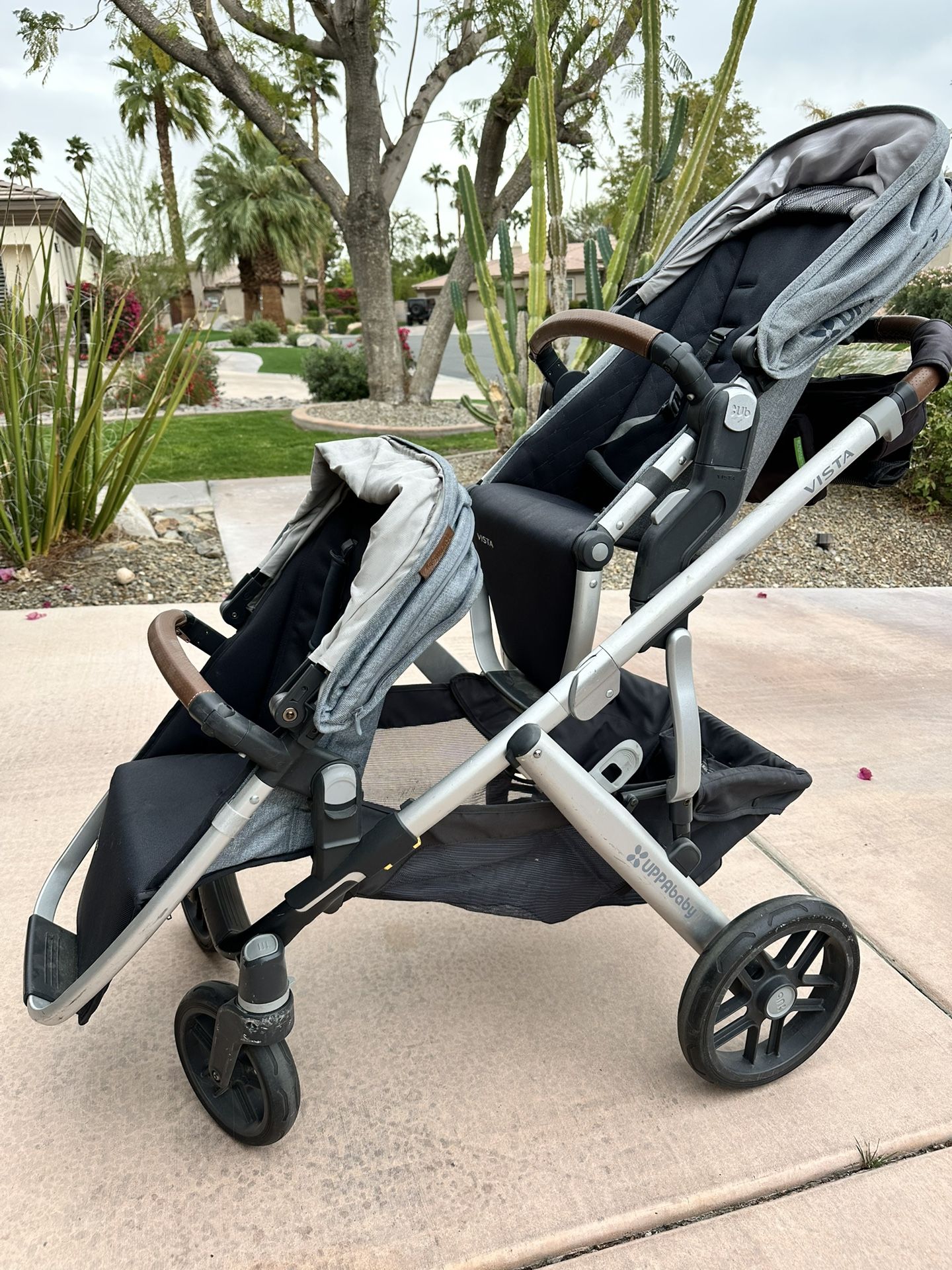 UPPAbaby Vista v2 Double Stroller With Bassinet
