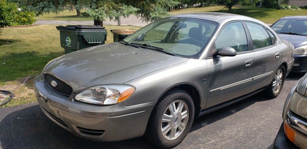 2004 Ford Taurus