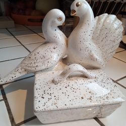 1950s Birds Cigarette Cozy