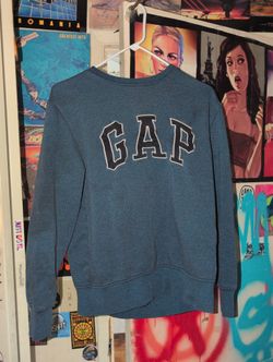 gap sweater