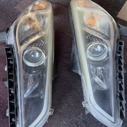 2015 Hyundai Sonata Headlight Assembly $30 For Both