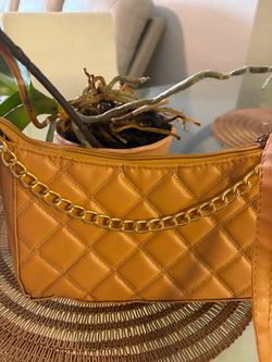 Quilted Shoulder Bag with Gold Chain