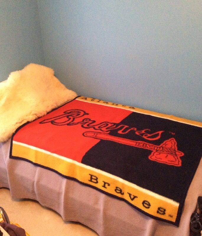 Braves Super Soft Throw