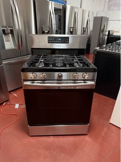 Samsung 5-burner gas stove in very good condition, working perfectly, delivered and installed with a 3-month warranty