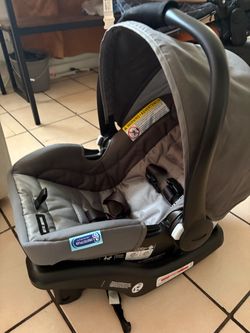 Baby car seat graco