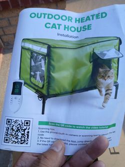 Small dog or cat heated house