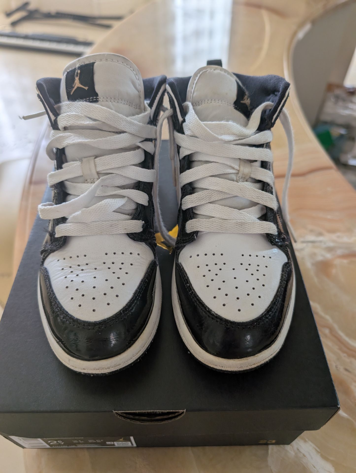 Jordan 1 Mid SE Black and Gold