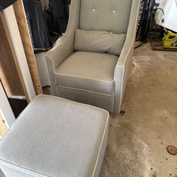Glider With Storage Ottoman