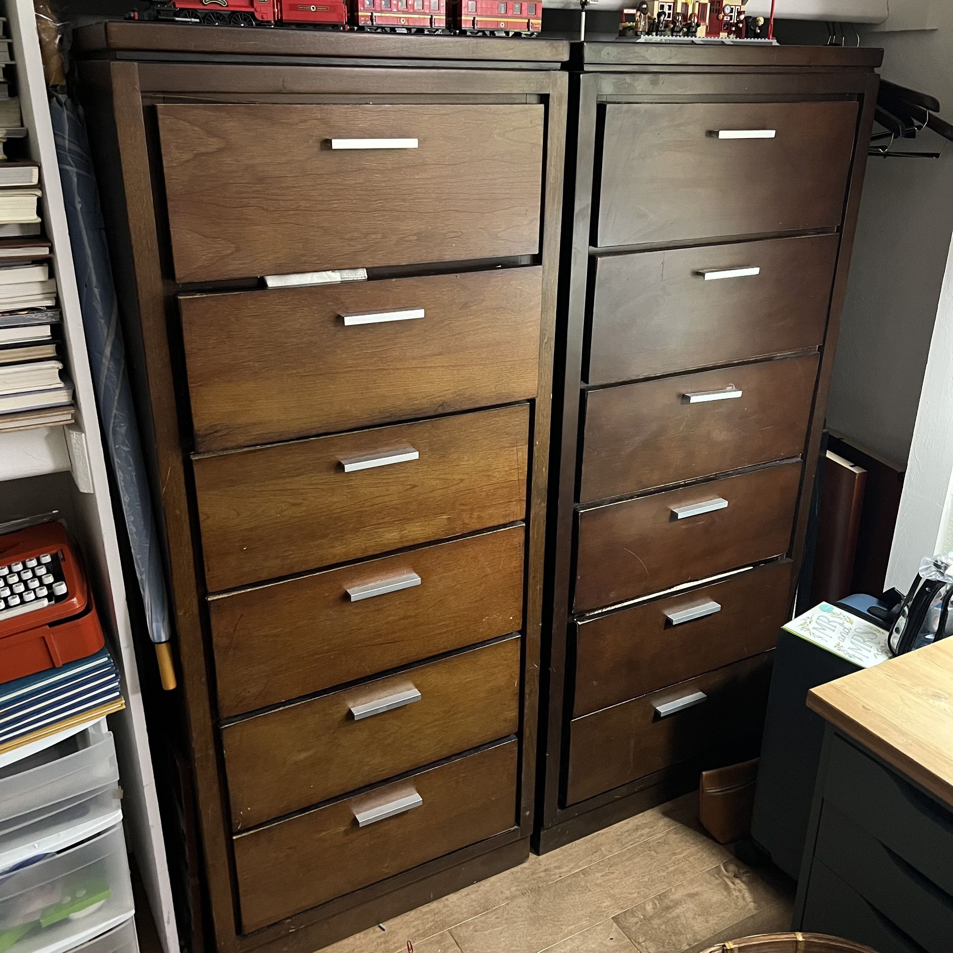 Set Of 2 Matching 7 drawer Tall Dressers Espresso Brown Modern