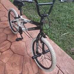 KENT BMX Bike / Bicycle with 20 Inch Wheels ( Kent Bicicleta Con Llantas 20 Pulgadas )