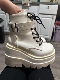 Platform boots