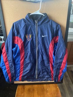 vintage windbreaker from the 90’s