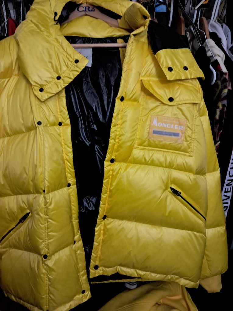 Moncler Jacket Medium