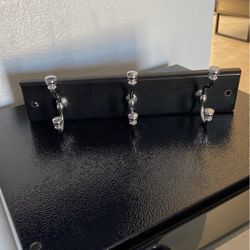 Towel or coat hook rack