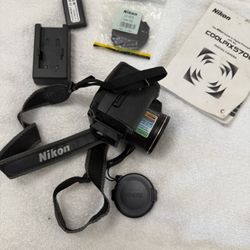 Nikon COOLPIX 5700 Digital Camera + Owners Manual PLUS BATTERY AND  CHARGER AND NIKON STRAP. Tested works excellent condition..