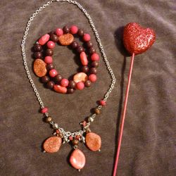 Beautiful RED Necklace And EARRINGS  SET $15