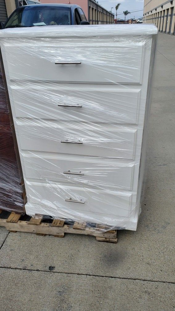 Chest With 5 Drawers 230