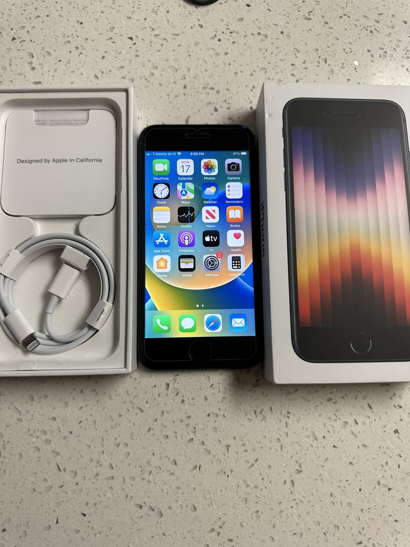 Still New Mint iPhone SE 3rd 2022 Black W/ Warranty for Sale in Los