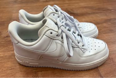 Nike Air Women’s sneakers.   Size 7.5