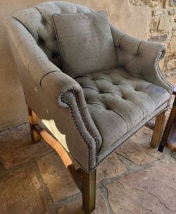 Small Chair 26x39 With Pillow