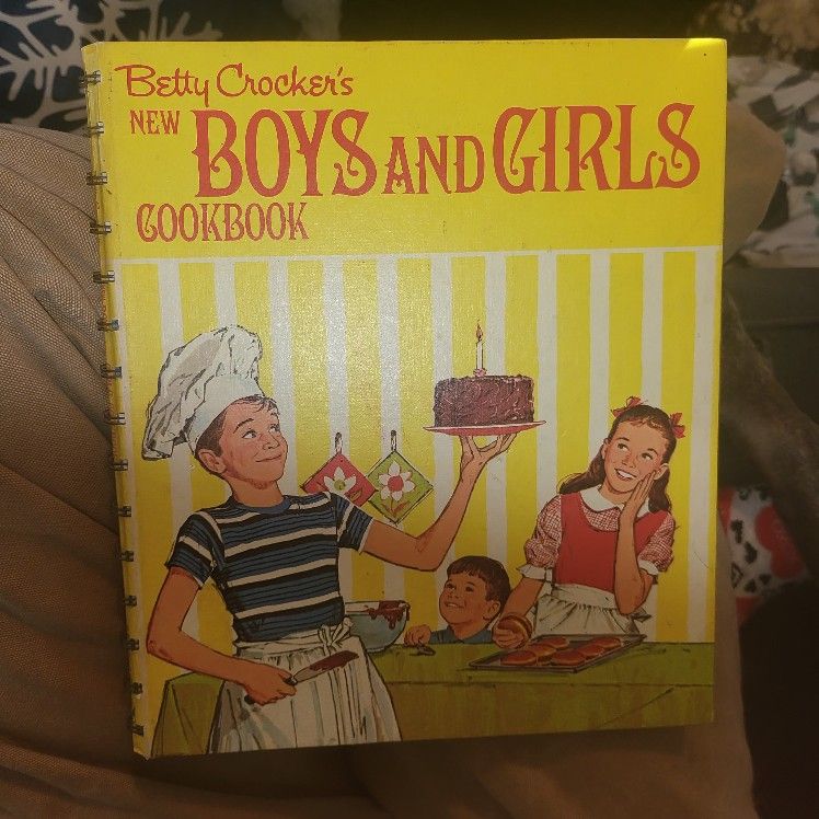 Vintage Betty Crocker Cookbook 