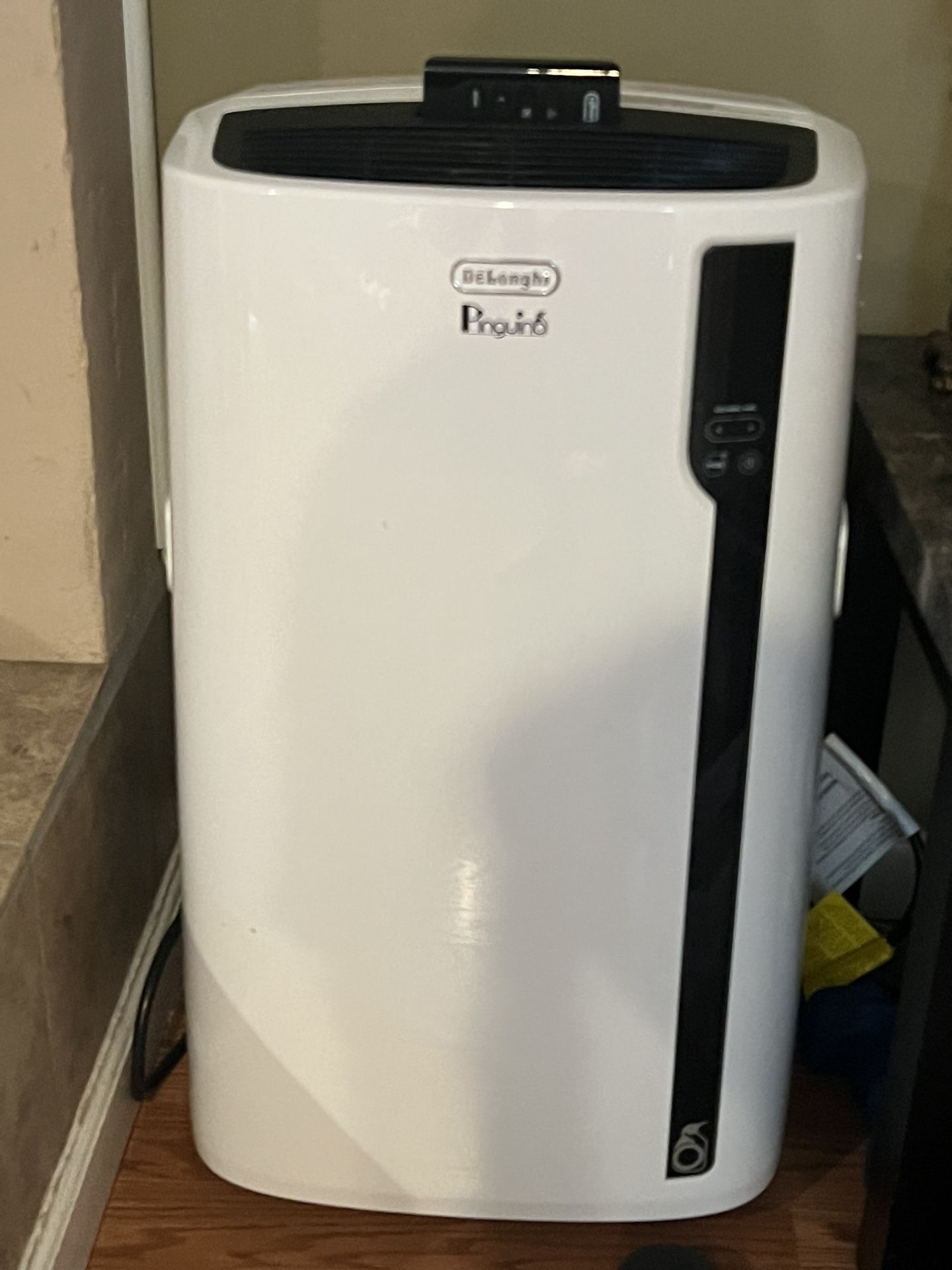 Delonghi Pinguino Air Conditioning Machine