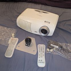 Optoma HD131Xw Projector for parts/repair - OBO