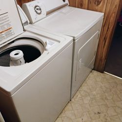 Amana Washer And Whirlpool Electric Dryer